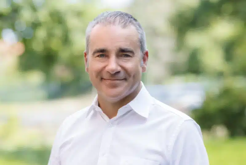 Kontakt Bewerbung Ansprechpartner Dr. Philip Elias Putzer Stelle Zahnarzt Hannover